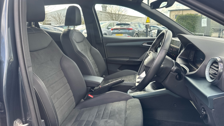 SEAT Arona 1.0 TSI 110 XPERIENCE Lux 5dr DSG Petrol Hatchback